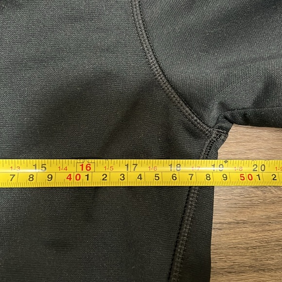 Under Armour black hoodie / Medium - Picture 3 of 4